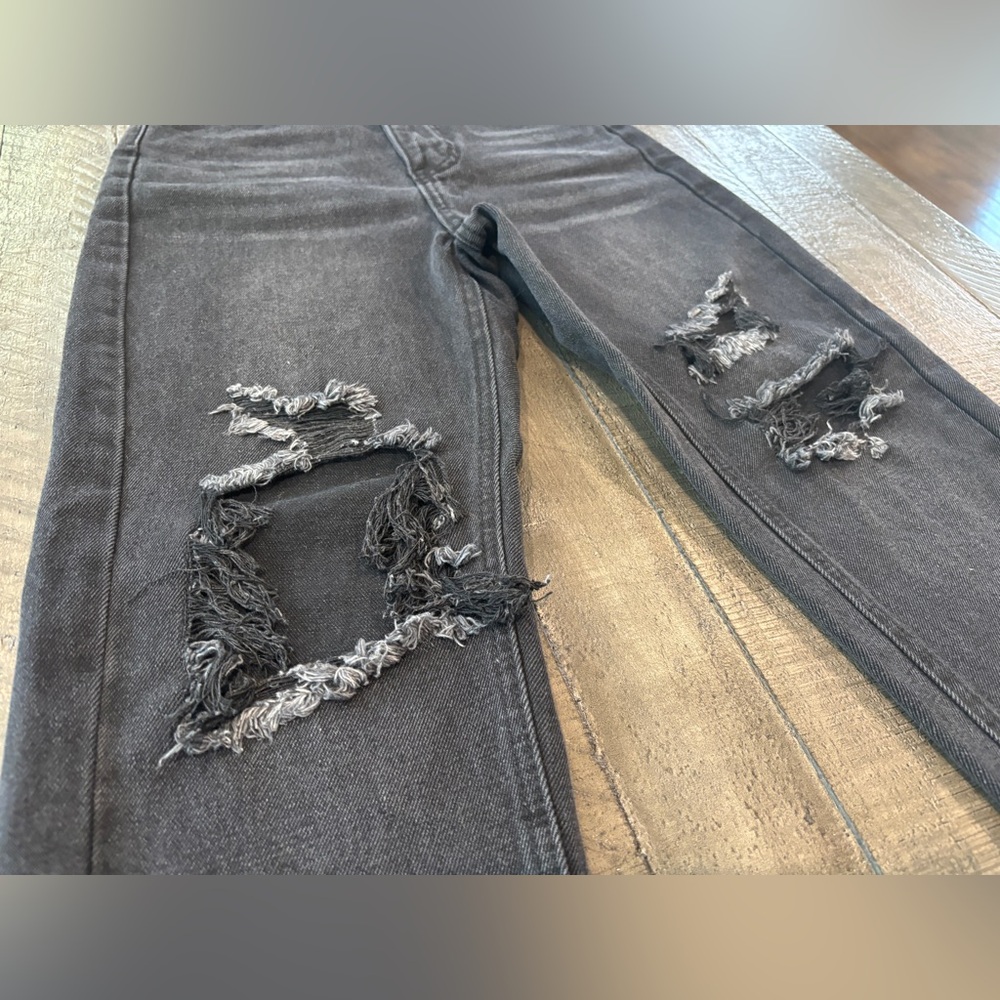 Shein Ripped Jeans - Picture 4 of 7